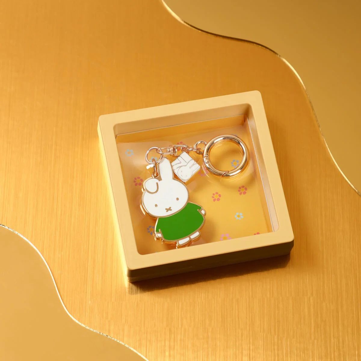 Miffy☆様 Vipo X Miffy Standing Keychain Blind Box | Mothercare 👶